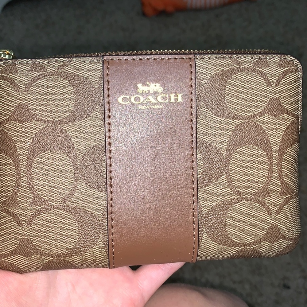 Small Coach Clutch